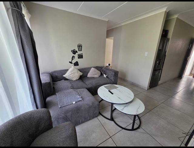 2 BEDROOM PROPERTY TO RENT IN GLEN MARAIS